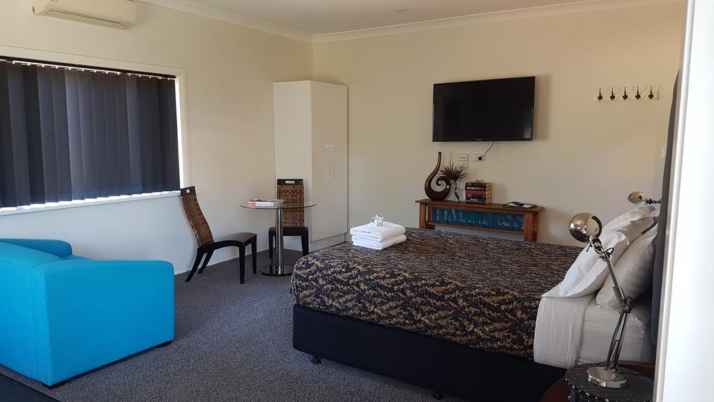 Suites On Avon Йорк Экстерьер фото