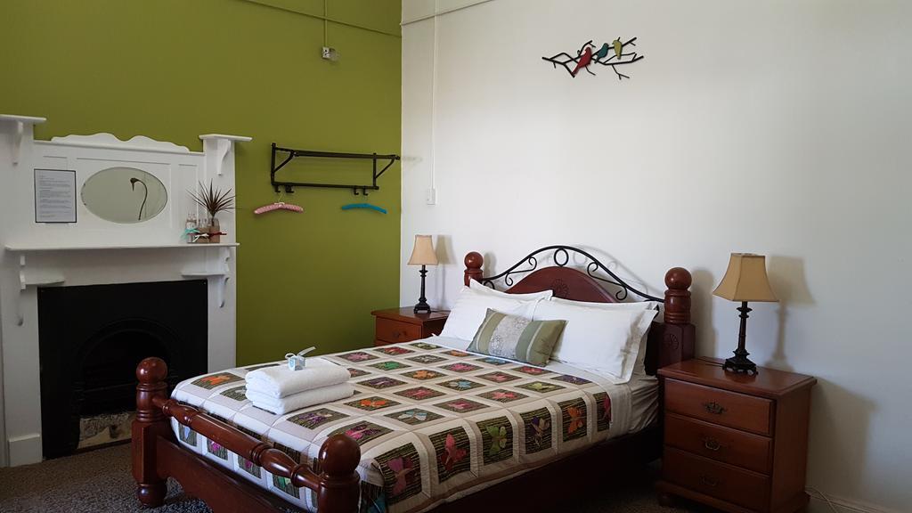 Suites On Avon Йорк Экстерьер фото