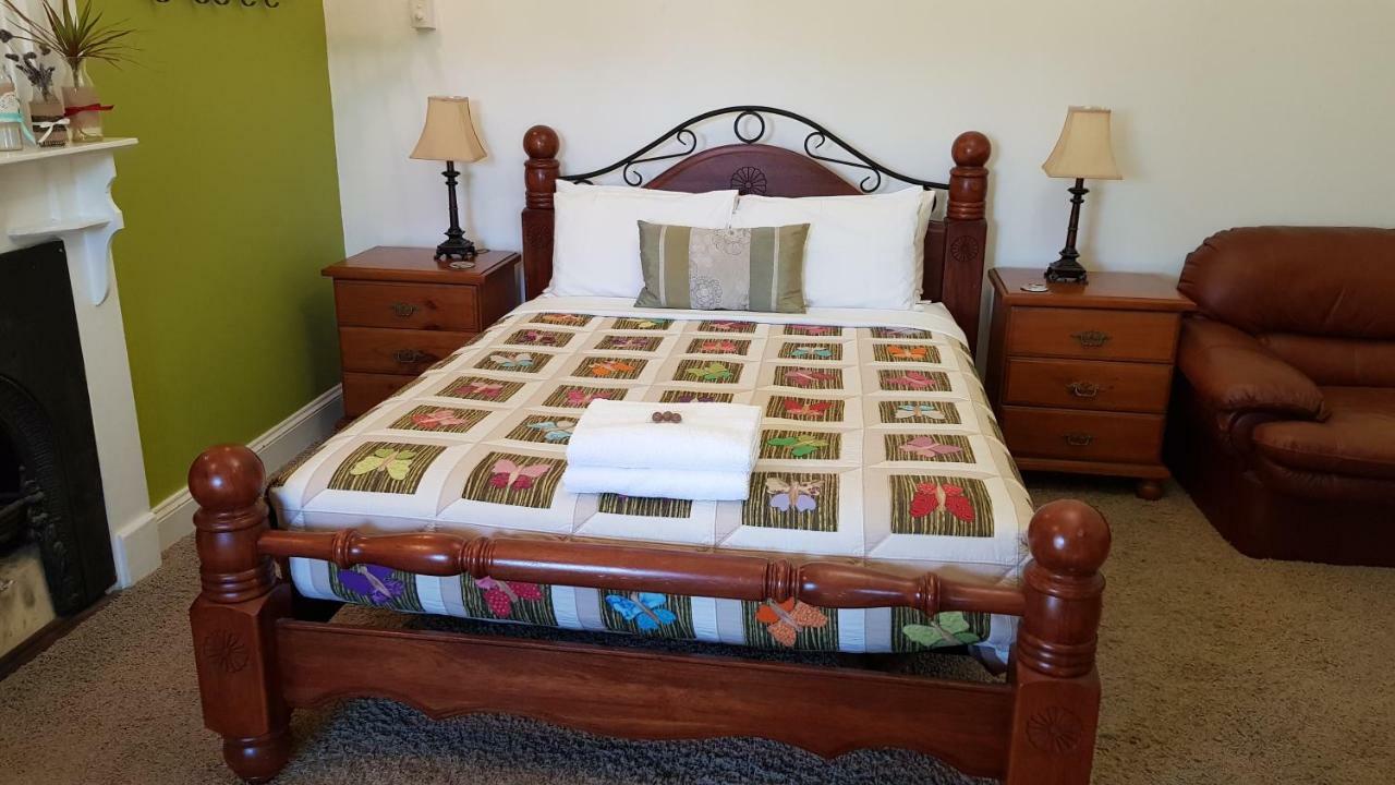 Suites On Avon Йорк Экстерьер фото